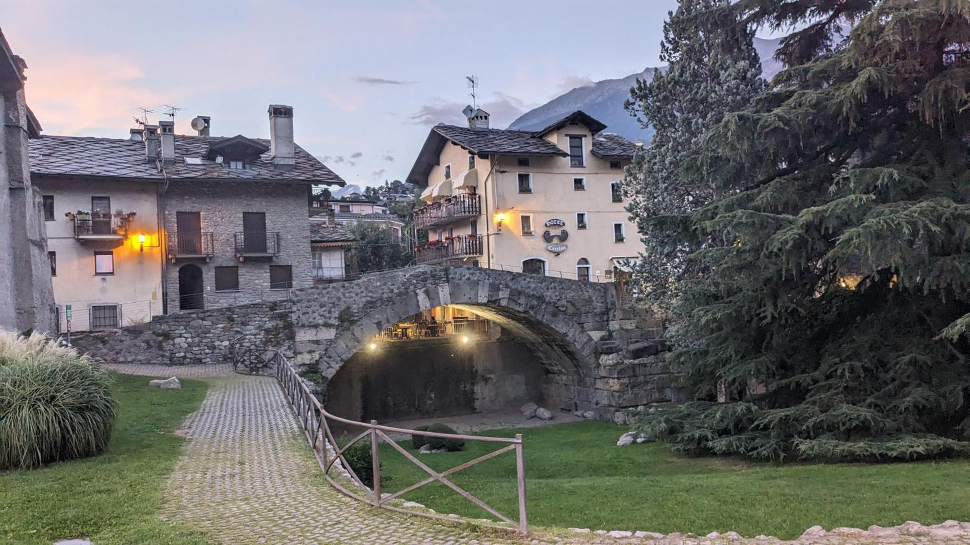 Maison Du Pont Romain Aosta Exterior foto